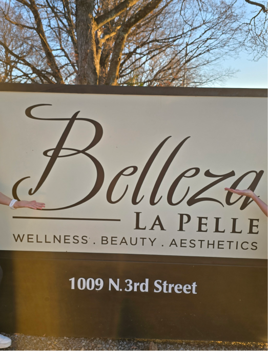 Belleza La Pelle Sign
